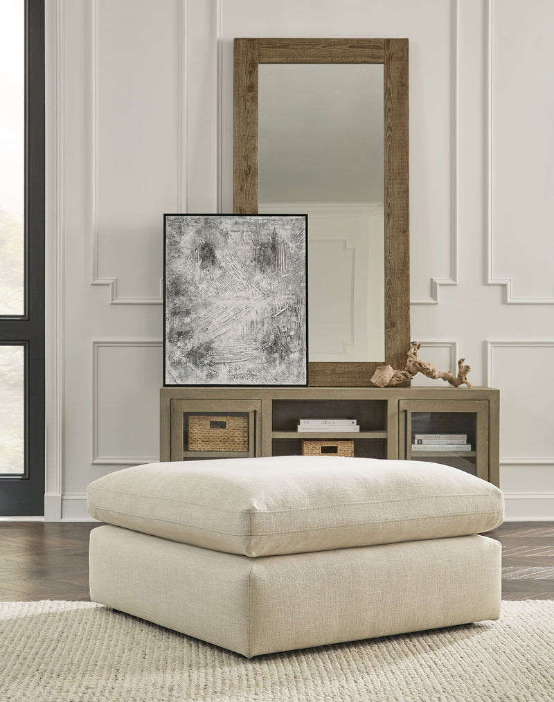 Elyza - 4 Pc. - Right Arm Facing Corner Chaise 3 Pc Sectional, Ottoman - Linen