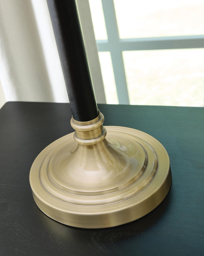 Clairwell - Metal Lamp